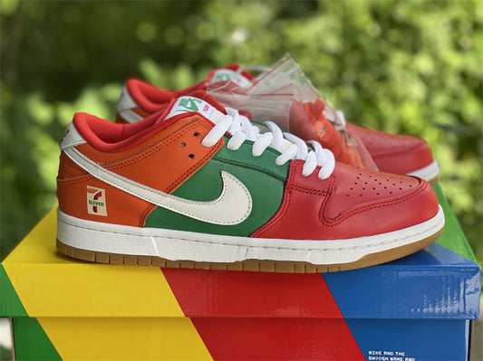 Nike Dunk Low 7 Eleven