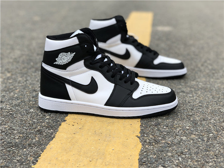 Air Jordan 1 Retro Black White (2014)