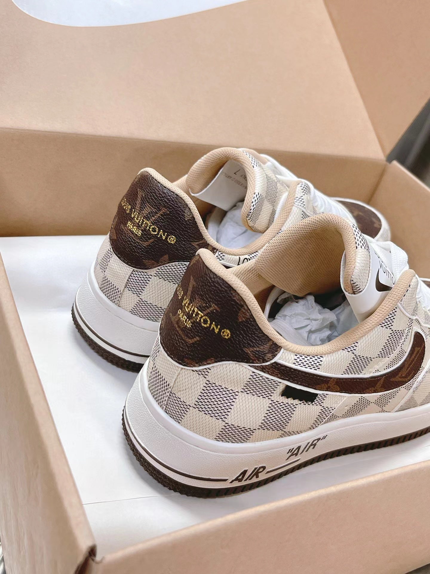 LOUIS VUITTON × Nike Air Force 1 Low