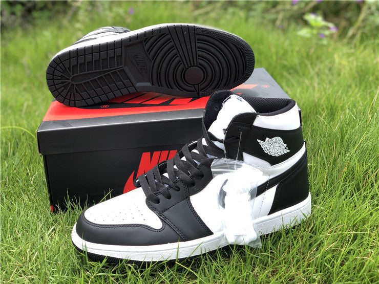 Air Jordan 1 Retro Black White (2014)