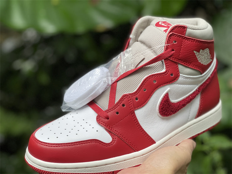 Air Jordan 1 Retro High OG Varsity Red (W)