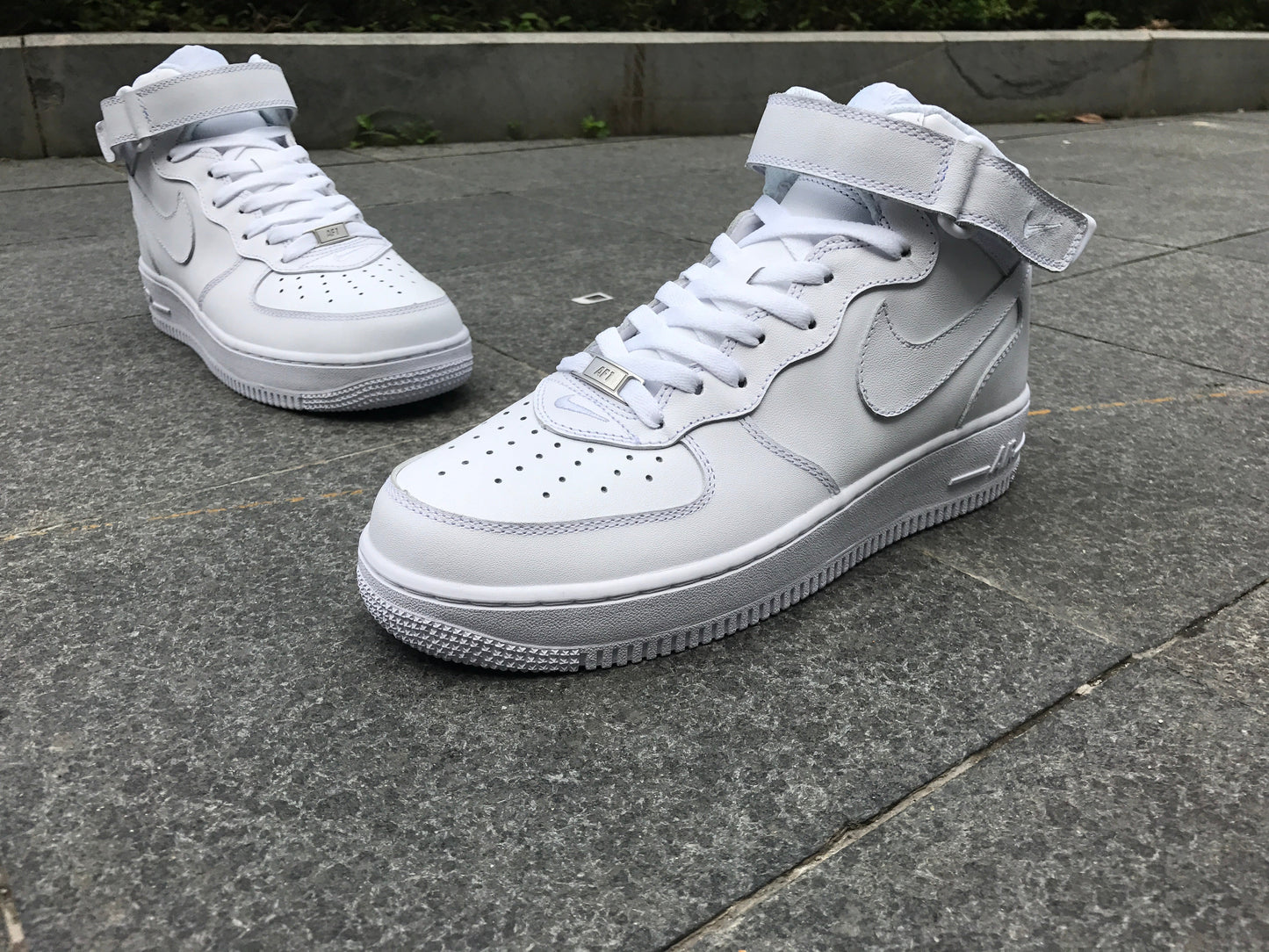 Nike Air Force 1 Mid 07 Triple White