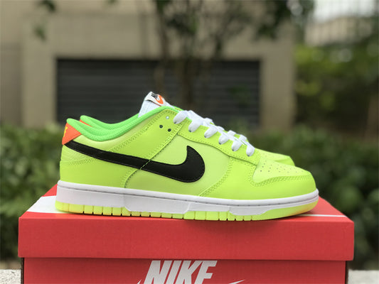 Nike SB Dunk Low“Glow in the Dark”FJ4610-702