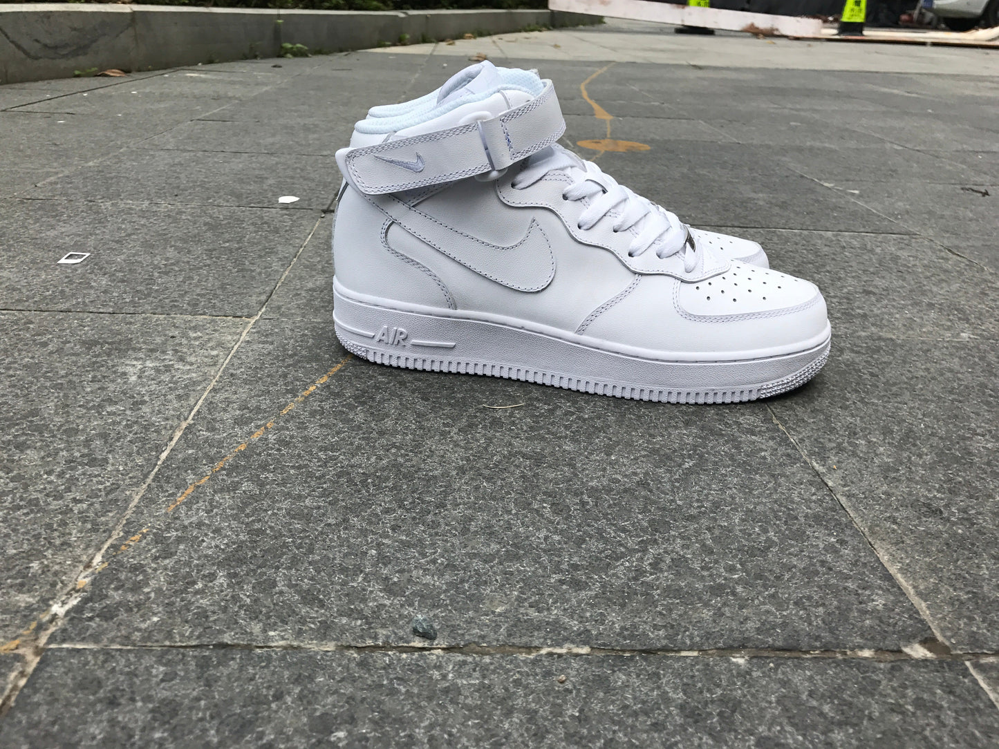 Nike Air Force 1 Mid 07 Triple White