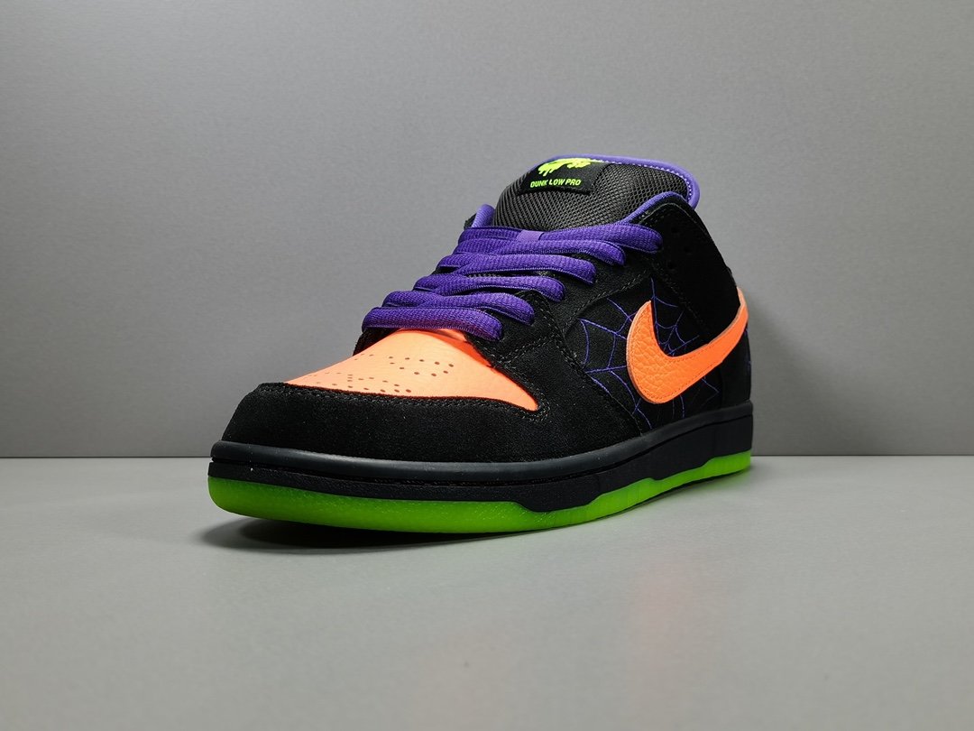 Nike SB Dunk Low Night of Mischief Halloween