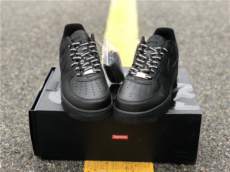 Nike Air Force 1 Low Supreme Black