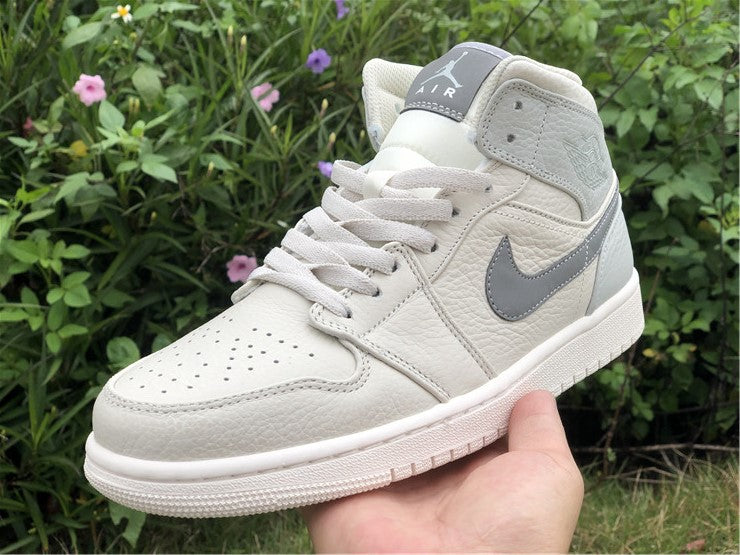 Air Jordan 1 Mid Light Bone