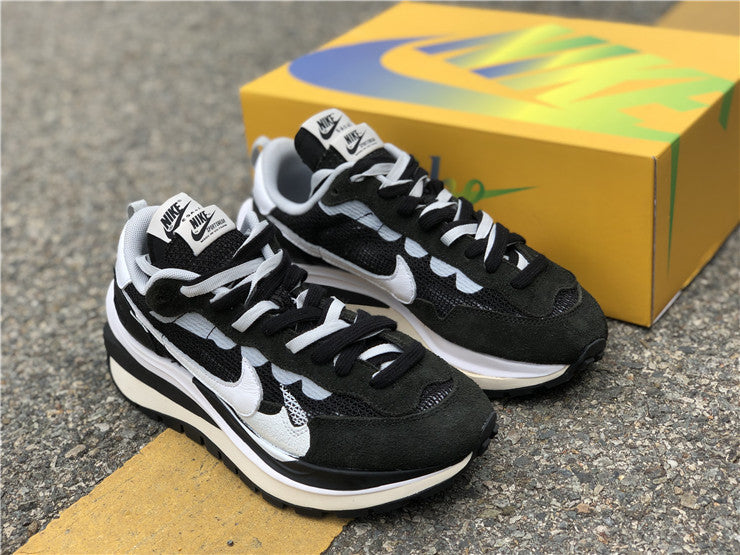 Nike Vaporwaffle sacai Black White