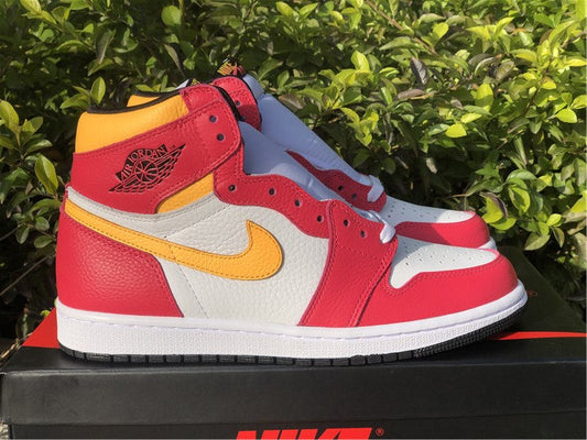 Air Jordan 1 Retro High OG Light Fusion Red