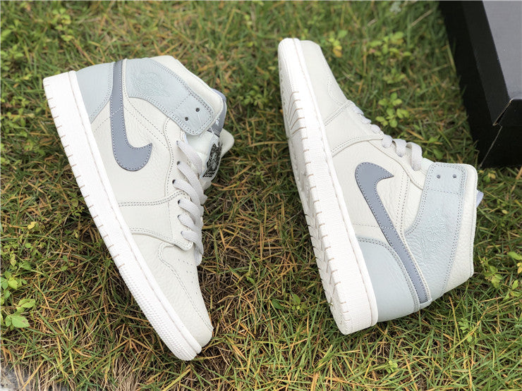 Air Jordan 1 Mid Light Bone