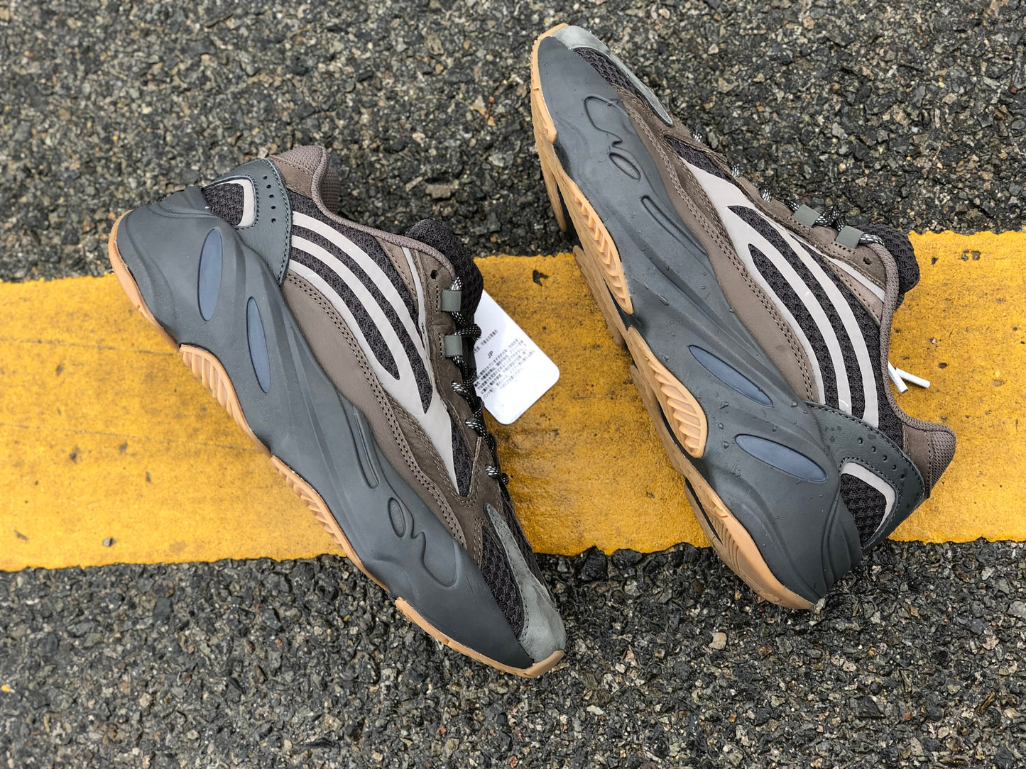 Adidas Yeezy Boost 700 V2 Geode