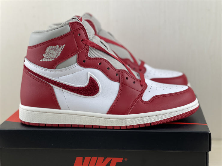 Air Jordan 1 Retro High OG Varsity Red (W)