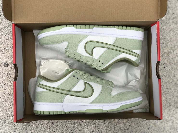 Nike Dunk Low SE Fleece Pack Honeydew (W）