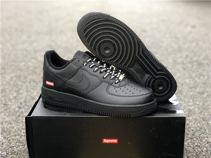 Nike Air Force 1 Low Supreme Black