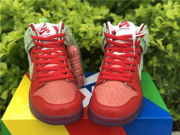 Nike Dunk High Strawberry Cough