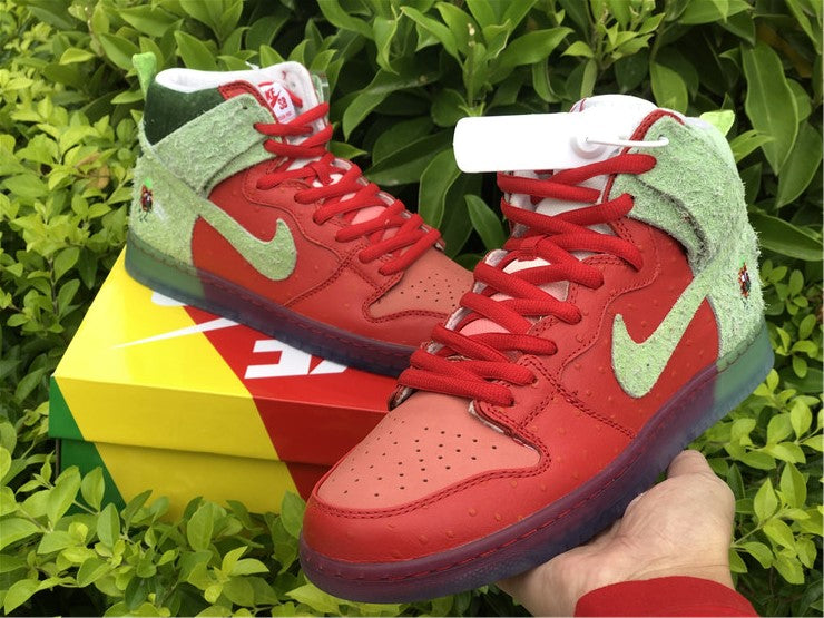 Nike Dunk High Strawberry Cough