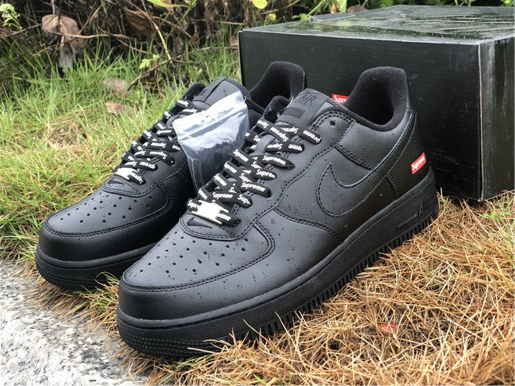 Nike Air Force 1 Low Supreme Black