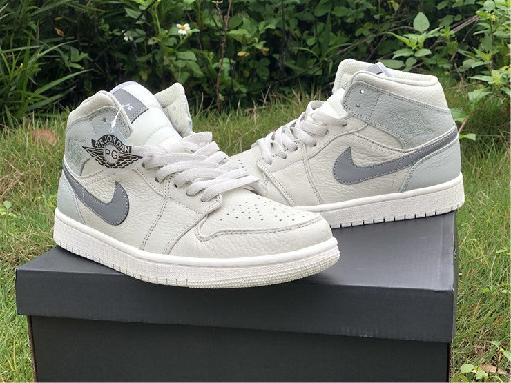 Air Jordan 1 Mid Light Bone