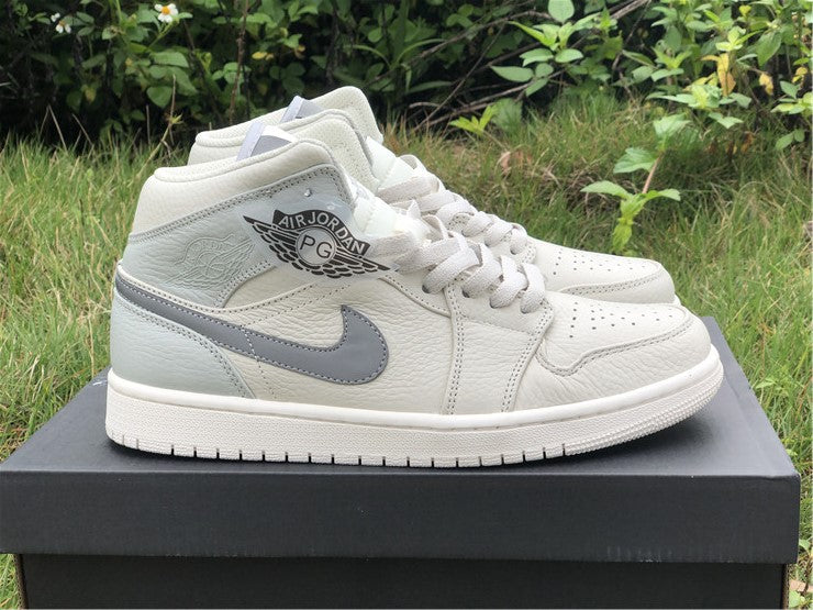 Air Jordan 1 Mid Light Bone