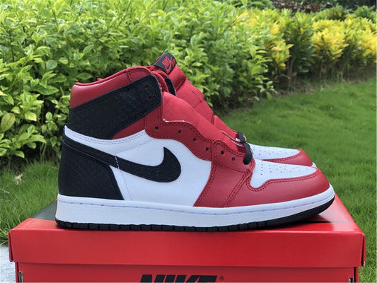 Air Jordan 1 Retro High Satin Snake Chicago (W)