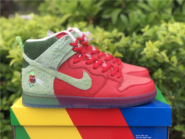 Nike Dunk High Strawberry Cough