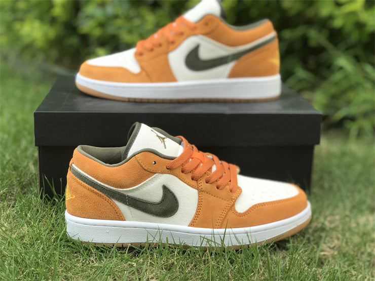 Air Jordan 1 Low SE Light Curry