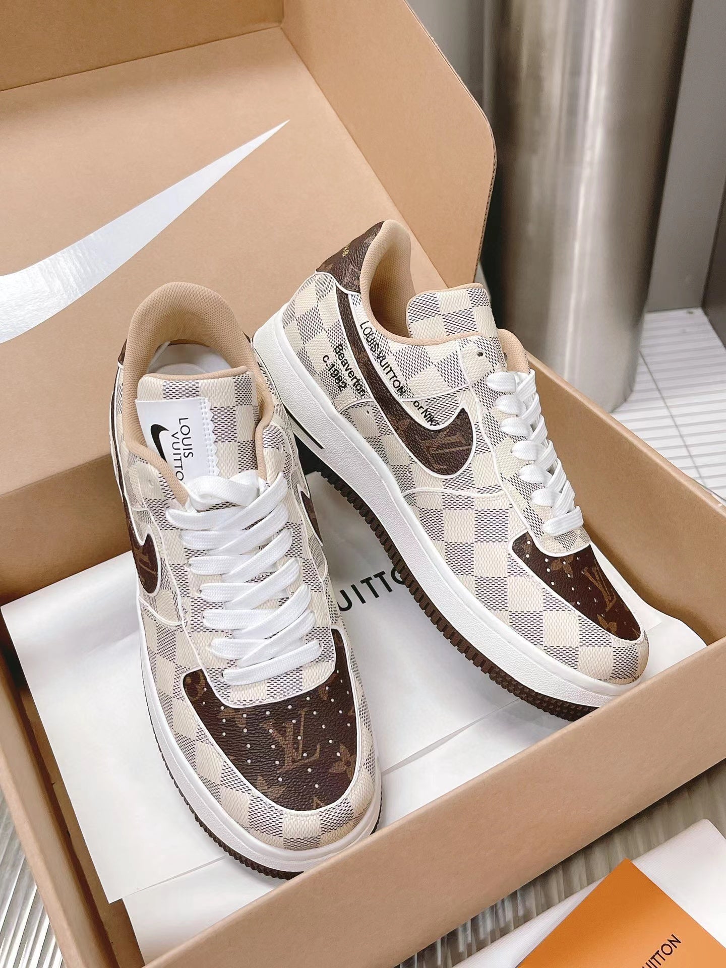 LOUIS VUITTON × Nike Air Force 1 Low