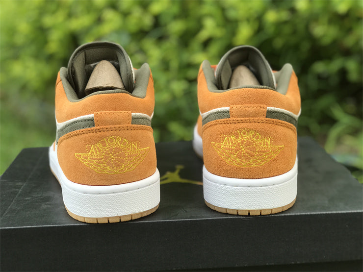 Air Jordan 1 Low SE Light Curry