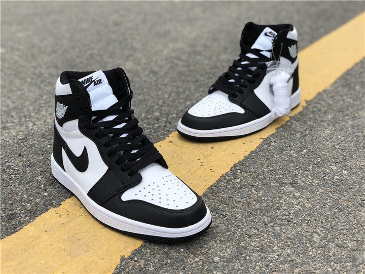 Air Jordan 1 Retro Black White (2014)