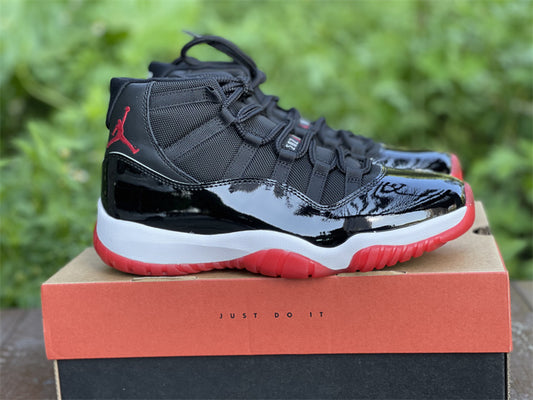 Air Jordan 11 Retro Playoffs Bred (2019)