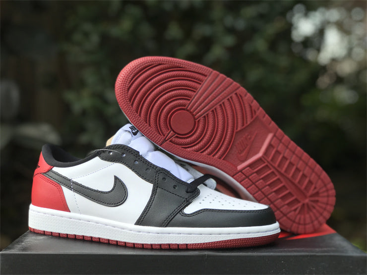 Air Jordan 1 Low Black Toe