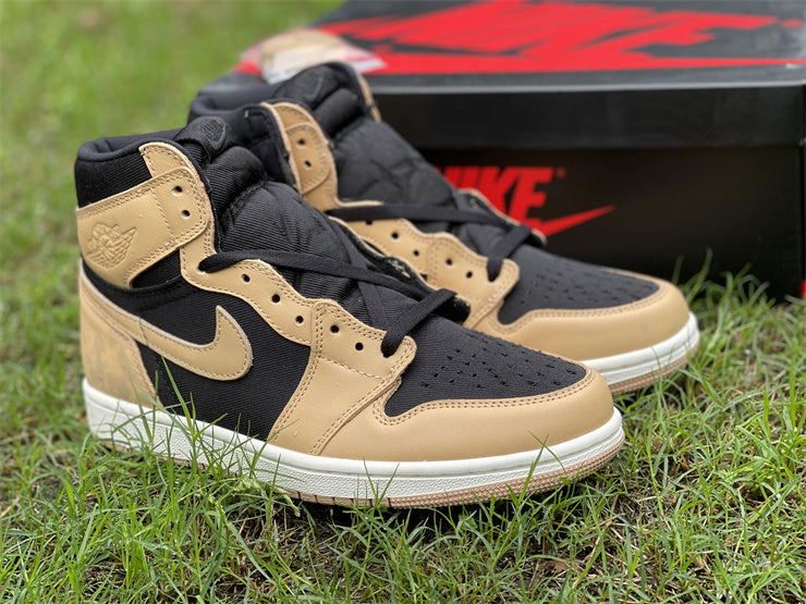 Air Jordan 1 High  OG Heirloom