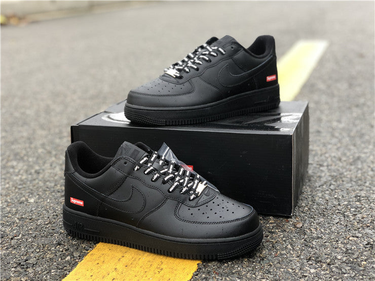 Nike Air Force 1 Low Supreme Black