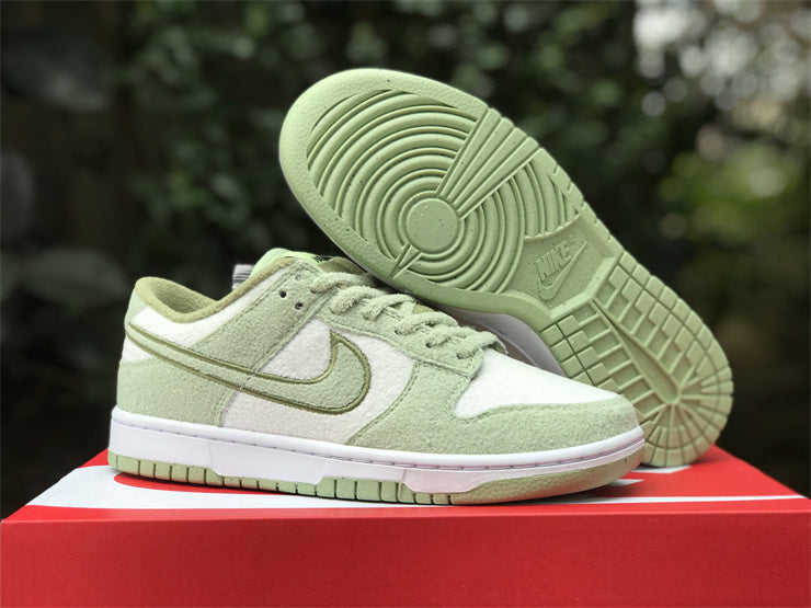 Nike Dunk Low SE Fleece Pack Honeydew (W）