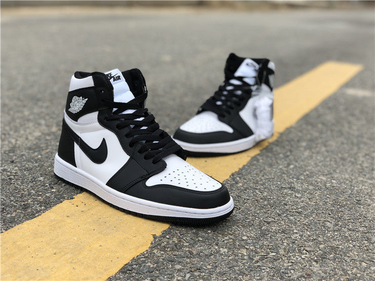 Air Jordan 1 Retro Black White (2014)