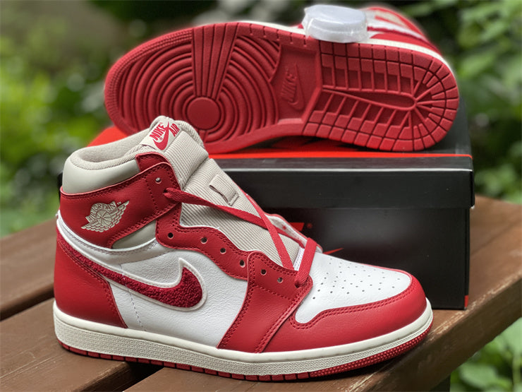 Air Jordan 1 Retro High OG Varsity Red (W)