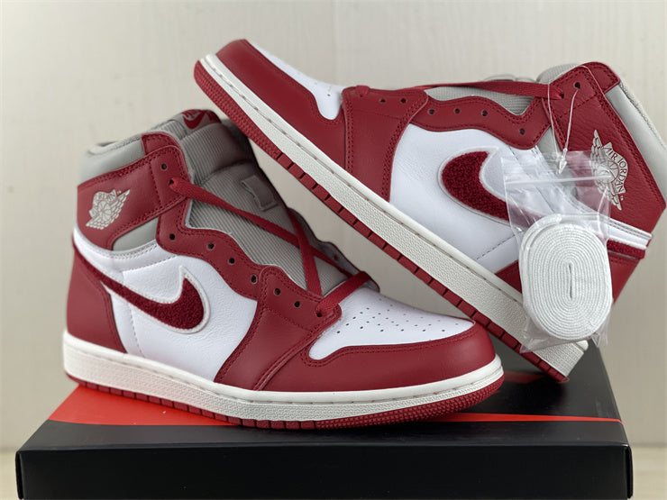 Air Jordan 1 Retro High OG Varsity Red (W)