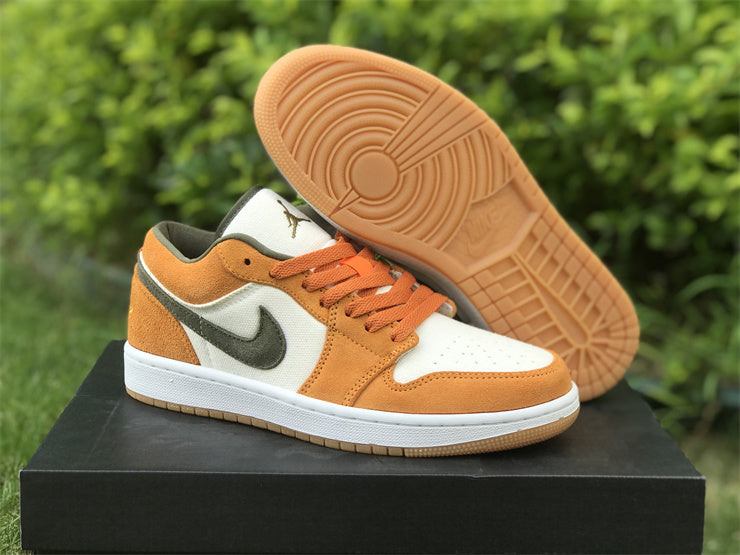 Air Jordan 1 Low SE Light Curry