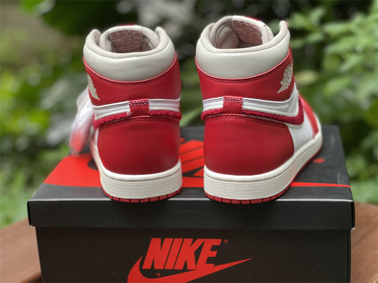 Air Jordan 1 Retro High OG Varsity Red (W)