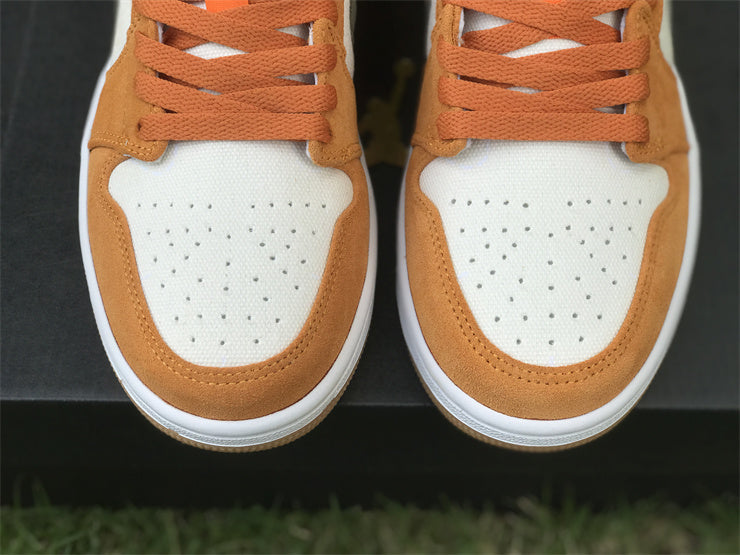 Air Jordan 1 Low SE Light Curry