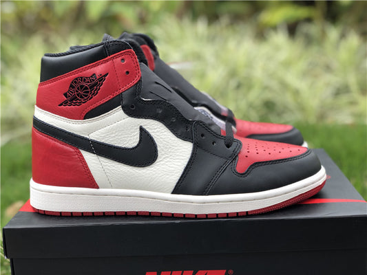 Air Jordan 1 Retro High Bred Toe